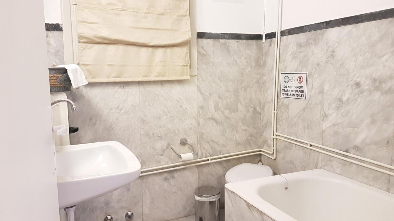 Olive Apartment- Athens Center, 4 Bd, 1.5 Bath Luaran gambar