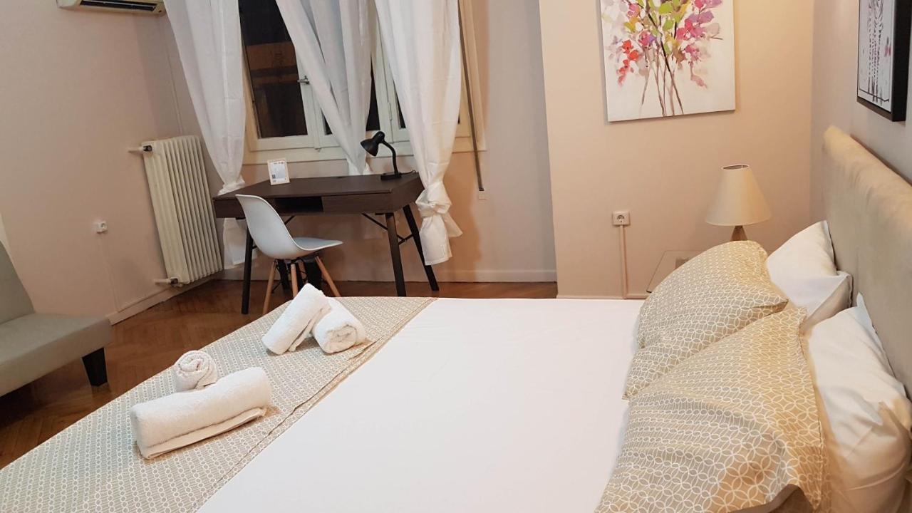 Olive Apartment- Athens Center, 4 Bd, 1.5 Bath Luaran gambar